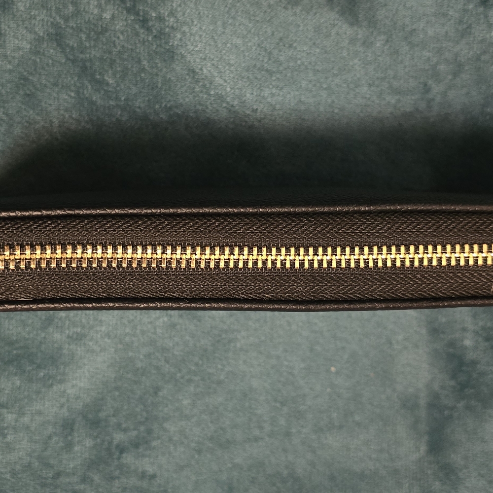 London Fog Black Pebble-Grain Zip Wallet with Gold Logo - Picture 8 of 12